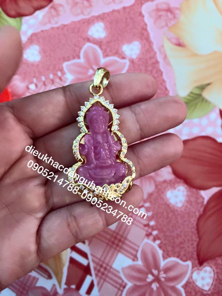 Mặt dây chuyền Quan âm đá ruby tự nhiên ốp vàng tây 10k QA11