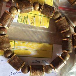 Vòng tay trầm hương tốc ốp vàng tây 18k (Mã sản phẩm: TH20)