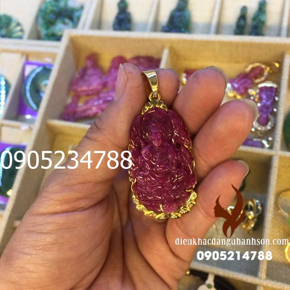 Mặt dây chuyền Quan âm đá ruby tự nhiên ốp vàng tây 18k QA13